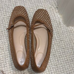 Womens Talbots flats